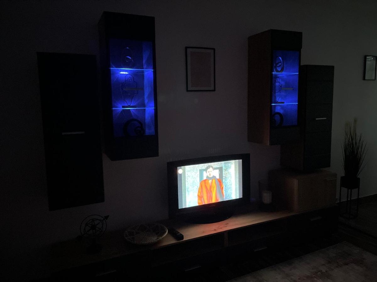 Central Studio Lcs Хунедоара Экстерьер фото